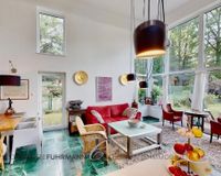 Wohnbereich mit Fensterfront